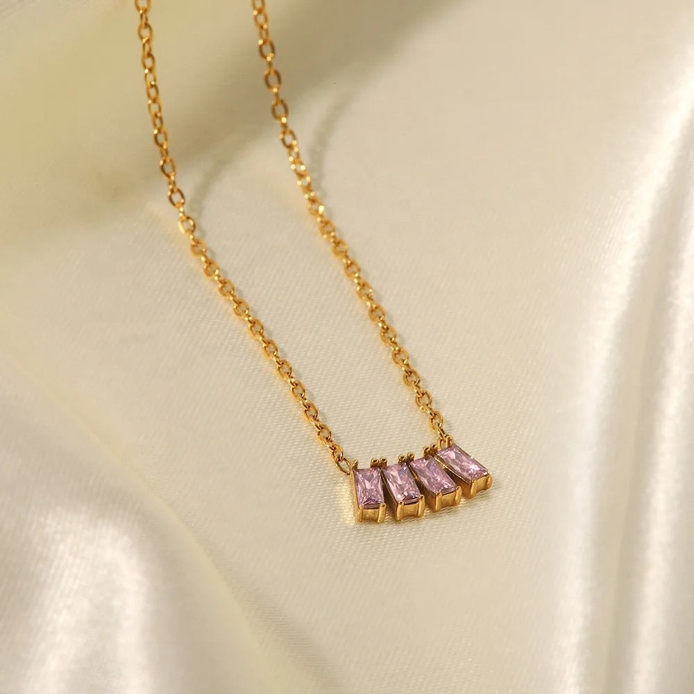 Quatro Diamands Baguette Chain