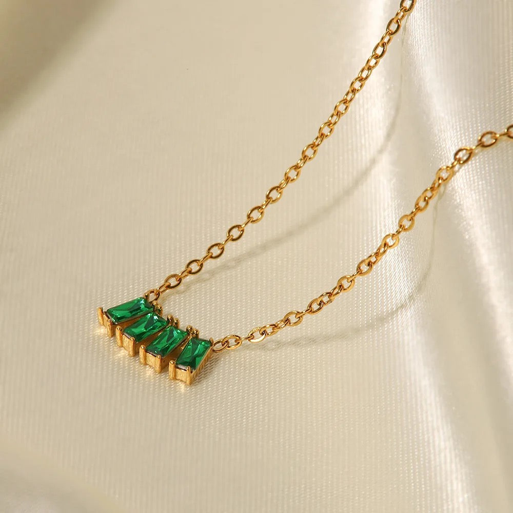 Quatro Diamands Baguette Chain