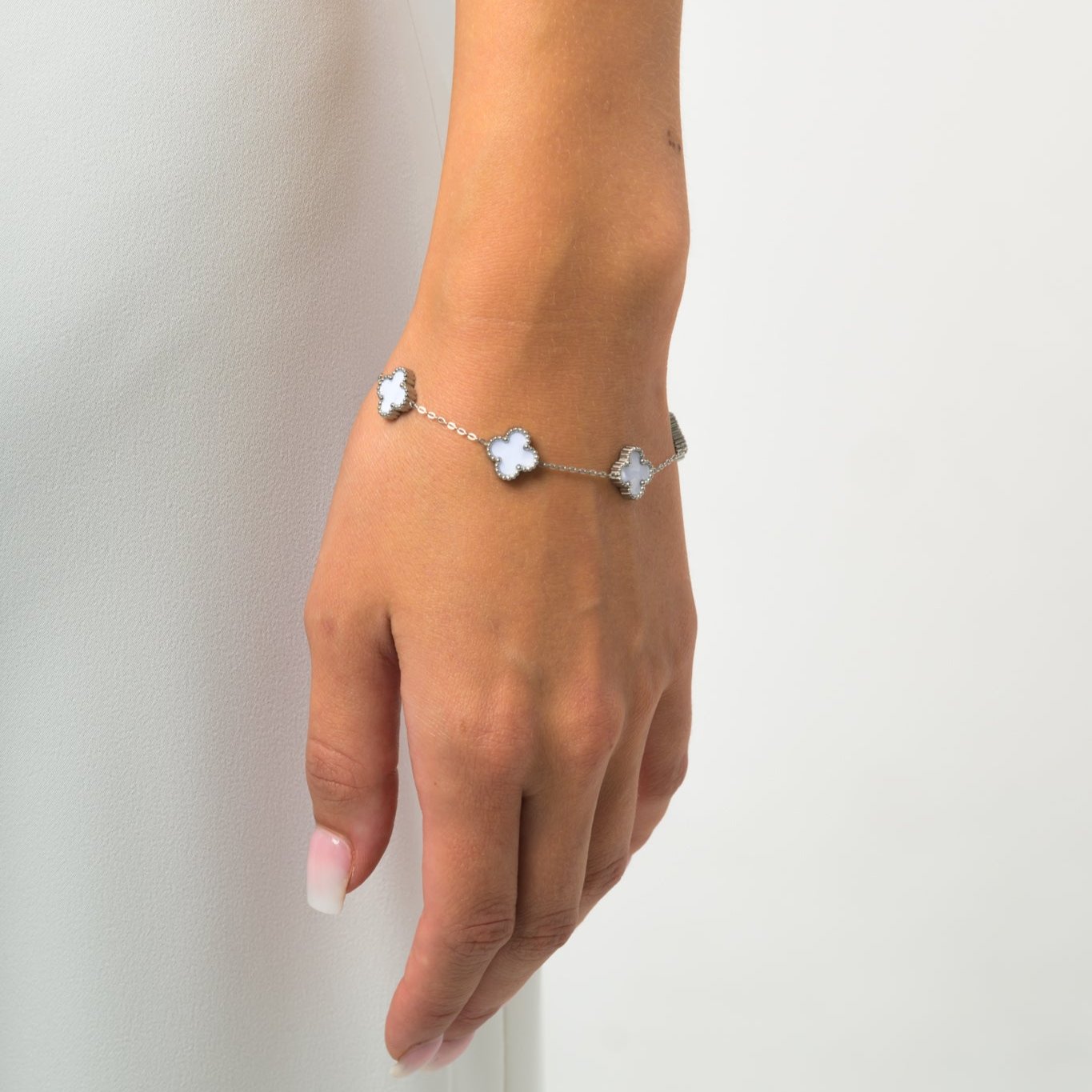 Leaf Clover Bracelet White/Silver